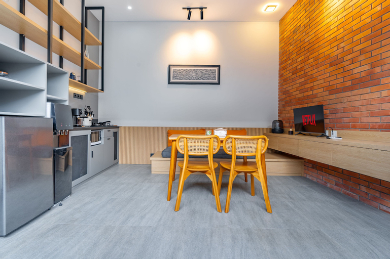 Dining Room 8