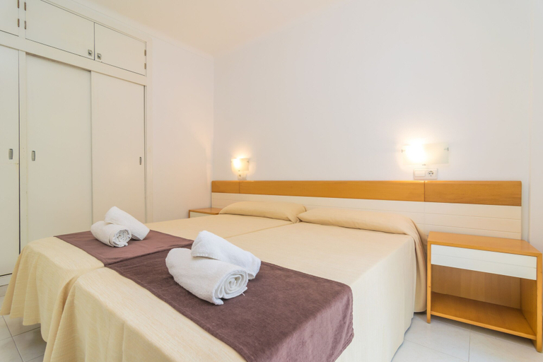 Room 2, Massanet Ba in Canyamel, Baleares