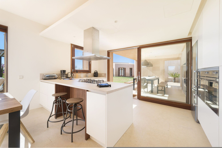 Room 5, Talassa in Campos With 3 Bedrooms and 4 Bathrooms, Baleares