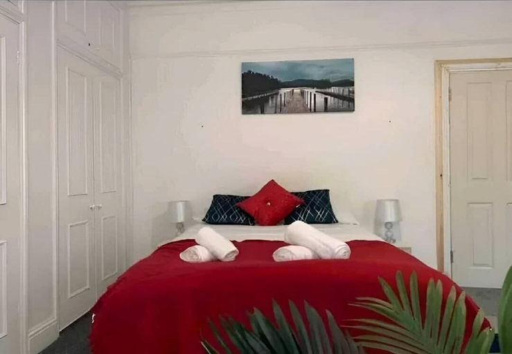 Bedroom 2, Fern Cozy Apartment 3 Wifi Parking, London