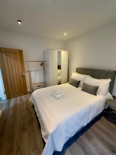 Others 5, New Cavendish Street Residences, London