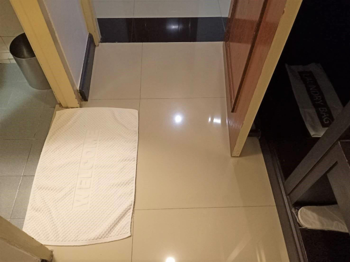 Bedroom 2, Cathay Hotel, Batong