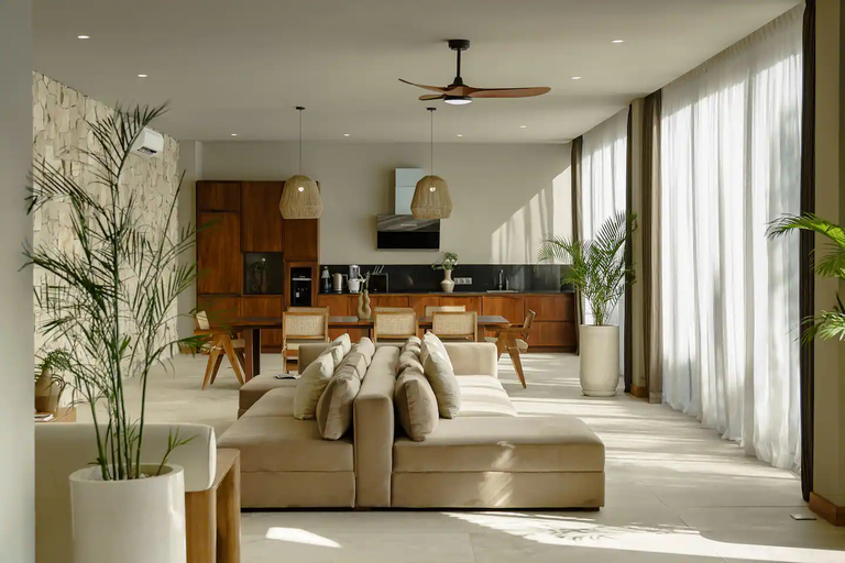 Others 4, Villa Amanora - Magnificent 5BR Villa in Berawa Close to The Beach, Badung
