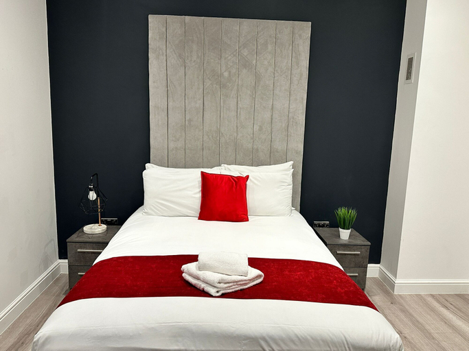 Bedroom 2, Dale Street Liverpool By Beehosting, Sefton