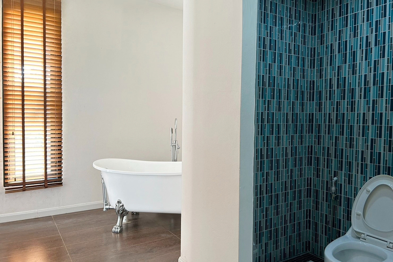 Bathroom 30