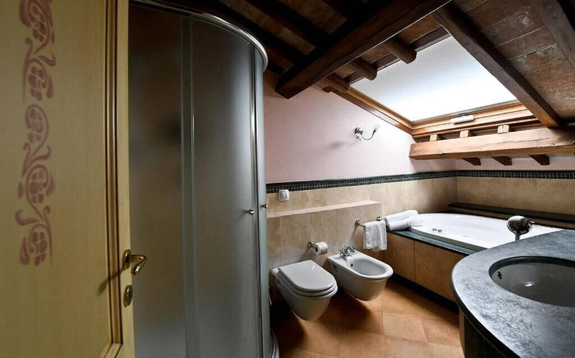 Bathroom 5, Molino del Duca, Terni