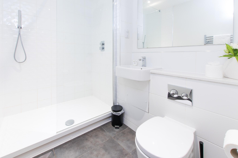 Bathroom 5, City Stay Apartments - Platform Bedford, Bedfordshire