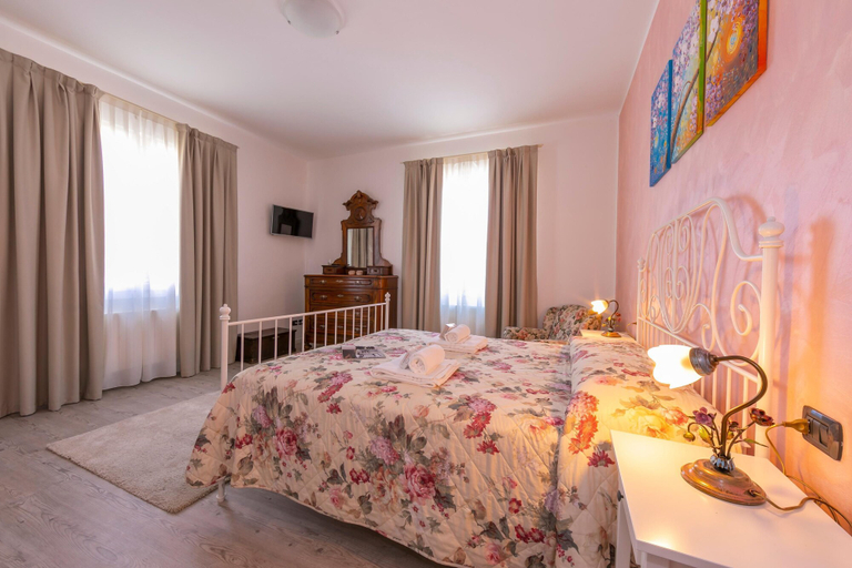 Room 5, La Maison Fleurie Appartamento Giglio, Brescia