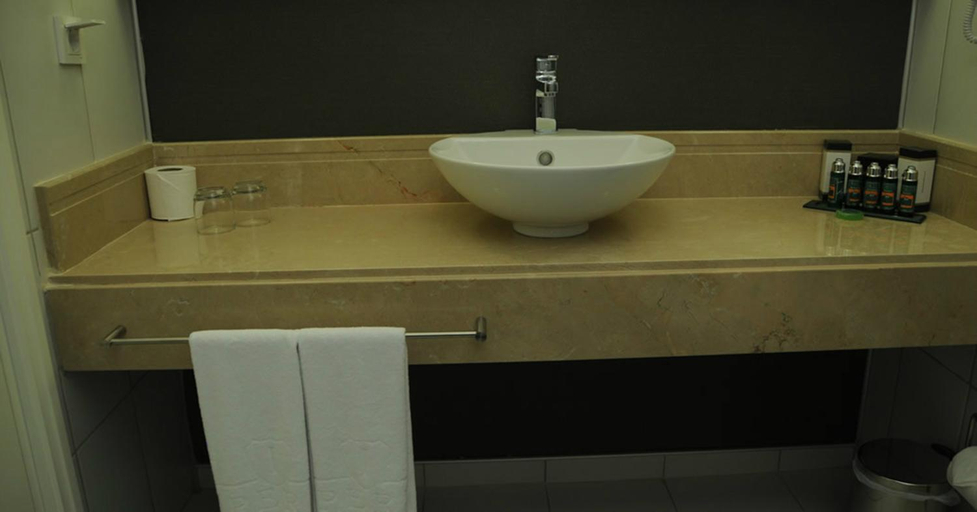Bathroom 4, Onkel Resort Hotel, Kemer