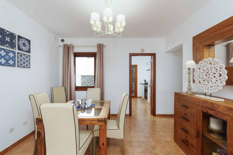 Others 5, Villa Rioja, Las Palmas