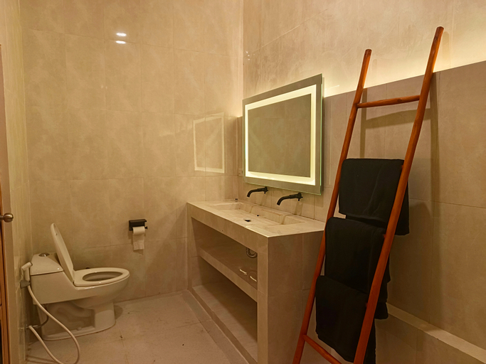 Bathroom 4
