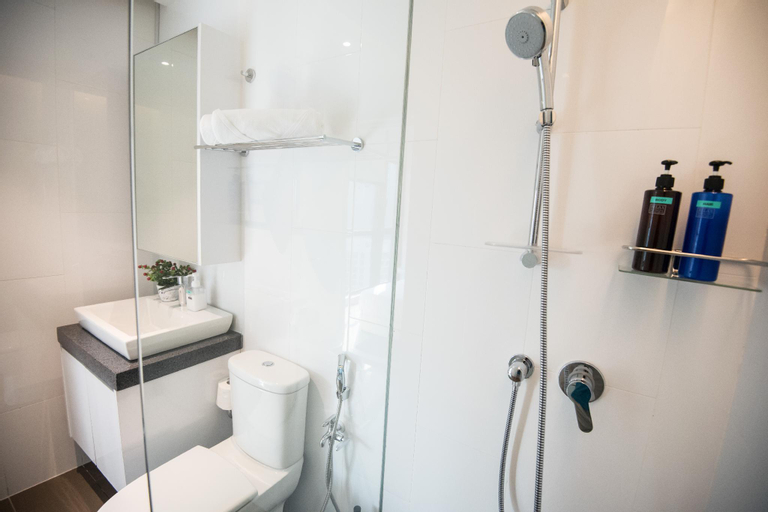 Bathroom 12