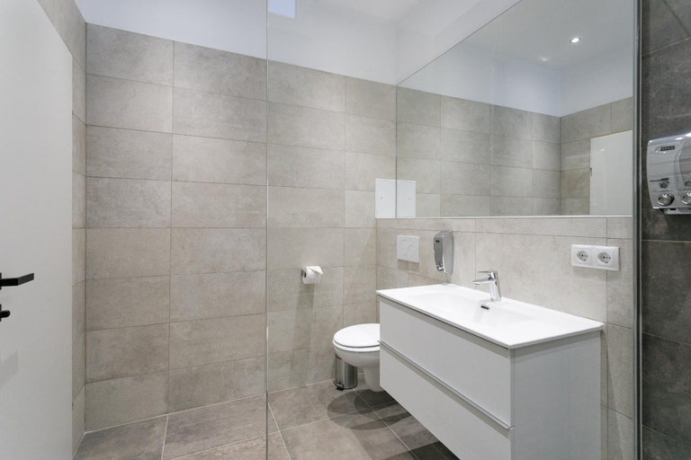 Bathroom 2, WF-Apartment zentral, trendig, modern Westbahnhof, Wien
