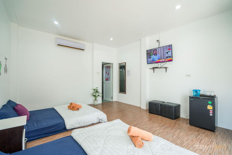 Bedroom 2, PloyPhailin Resort, Pattaya