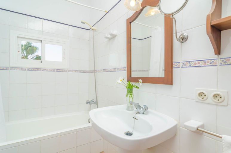 Room 3, Es Palmer in Campos With 4 Bedrooms and 3 Bathrooms, Baleares
