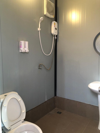 Bathroom 5, โรงแรมกรีนแฮปปี้โฮมสเตย์, Khuan Khanun