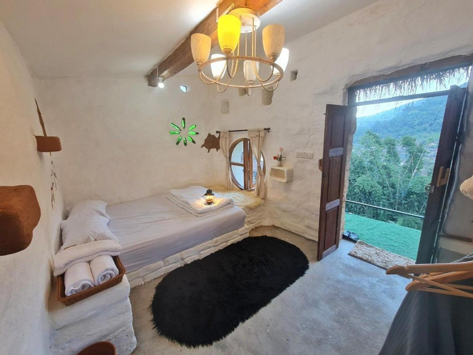 ตั้วบ้าน​ดิน Tua Baan Din, Mae Rim