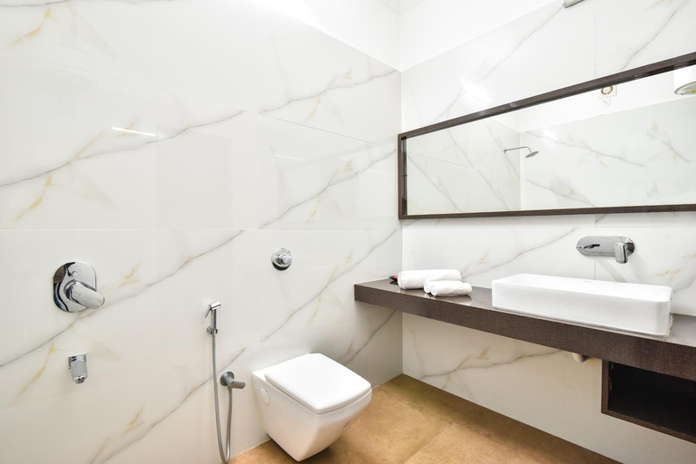 Bathroom, Hotel Royal Place, Tarn Taran