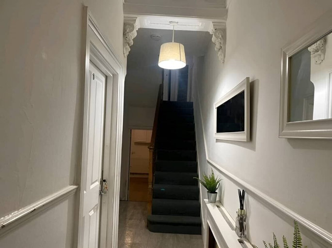 Others 5, Fern Cozy Apartment 4 Wifi Parking, London