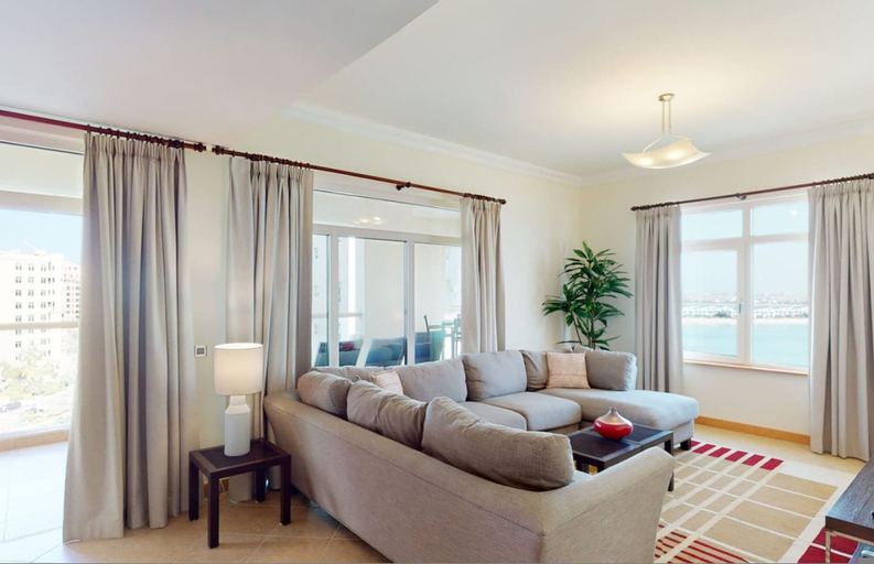 Room 4, Al Dabas Beach Views 3BD Sleeps 6 Beachfront, Dubai
