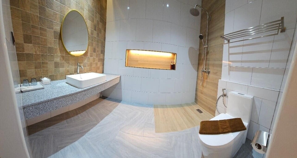 Bathroom 4, Salakphet Resort, Koh Chang