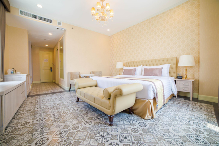 Bedroom 13