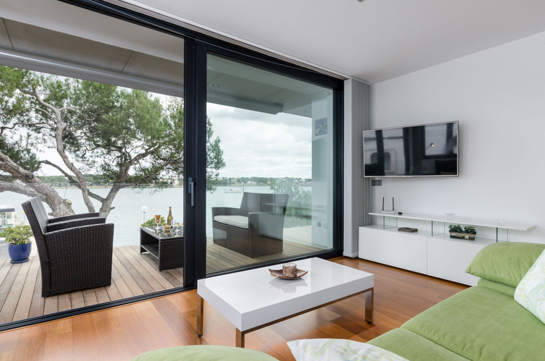 Room 4, Ponent in Portocolom, Baleares