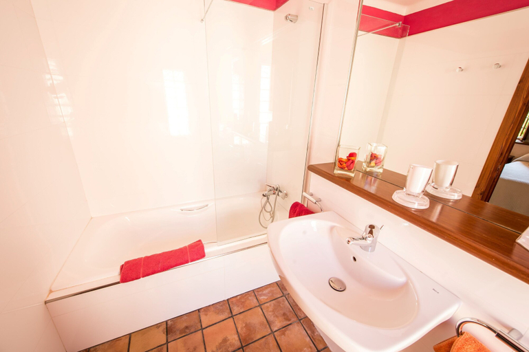 Bathroom 4, Cal Llenyater in Pollen a, Baleares