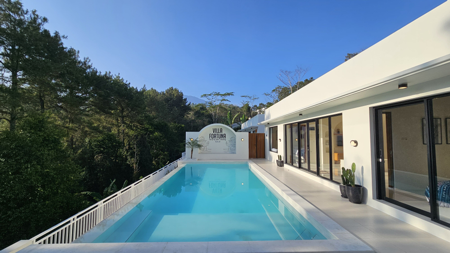 Swimming Pool 27