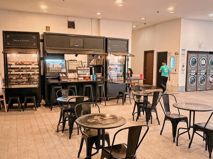 Modern Bauhaus Studio at Regalia KLCC Infinity Pool, Kuala Lumpur