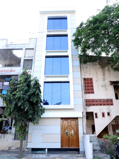 Hotel Hinduja Empire, Surat