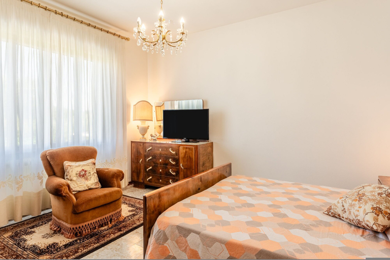 Room 3, Casa Delle Querce in Lucca, Lucca