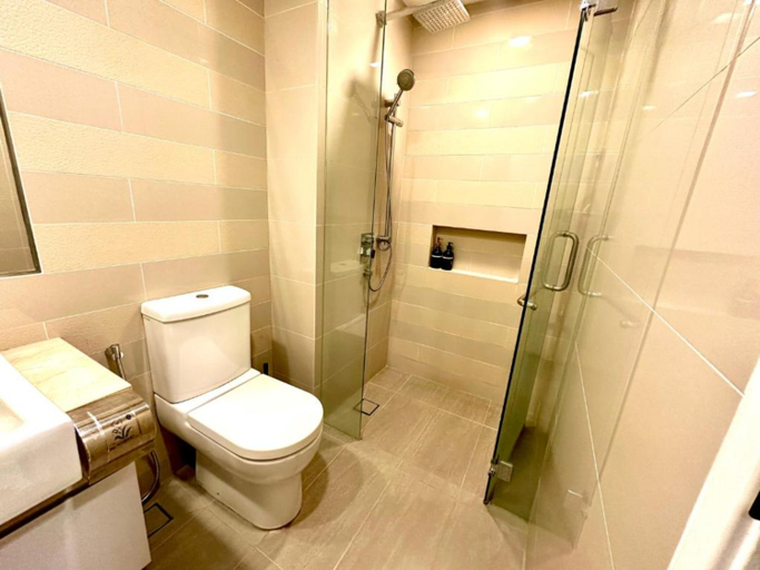 Bathroom 5, Roomy Suites @One Bukit Ceylon, Kuala Lumpur