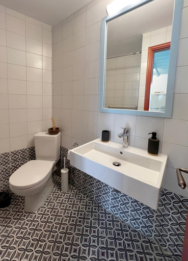 Bathroom 4, Archipelagos by halu!, Thessaly
