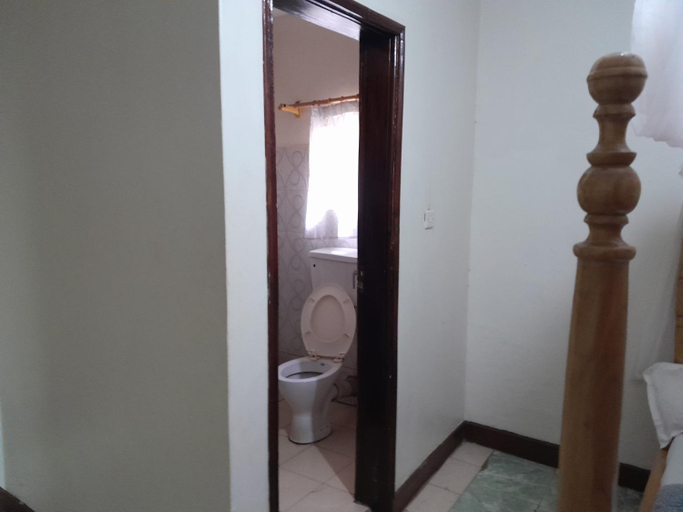 Bedroom 3, Beezy-Signal, Kampala