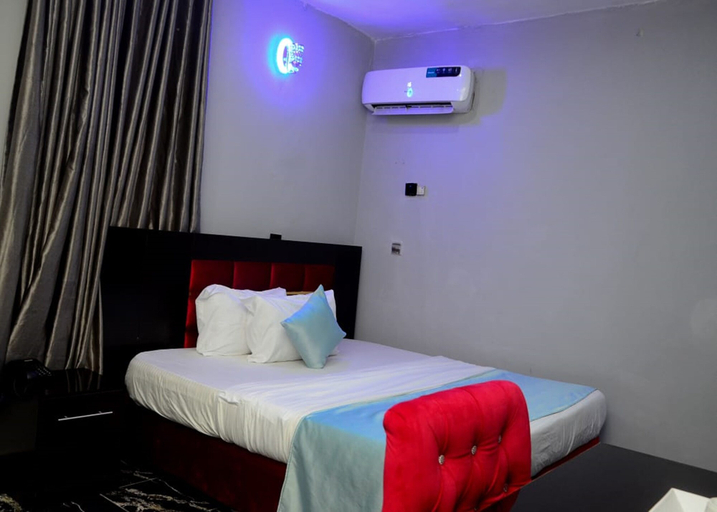 Bedroom 2, Mountain Top Lodge, Ikeja
