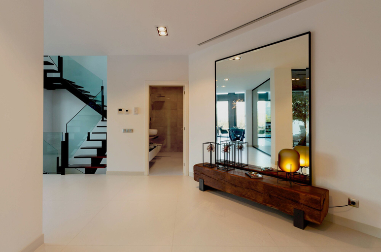 Room 5, Montblau in Buger With 4 Bedrooms and 5 Bathrooms, Baleares