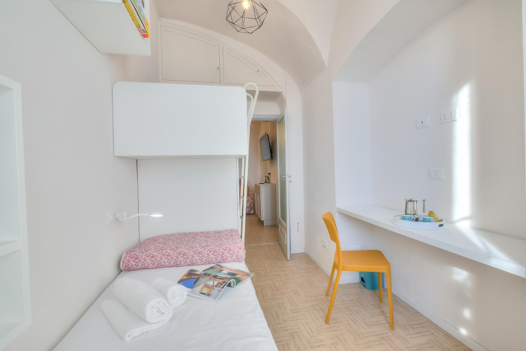Room 3, La Casa Sulla Spiaggia - On The Beach, Savona