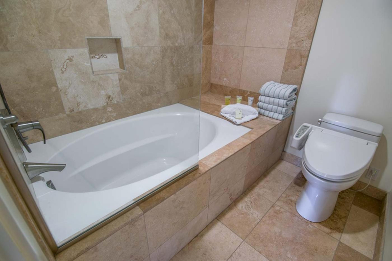 Bathroom 14