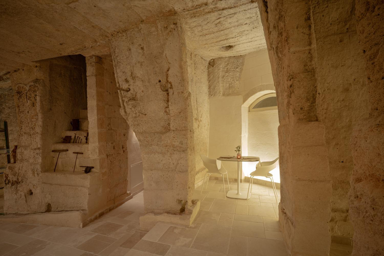 Others 4, Tufo Bianco Relais, Taranto