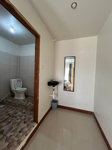 Bathroom 12