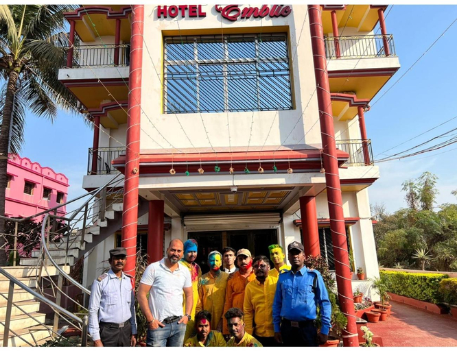 EMBLIC HOTEL & RESTAURANT, Bolpur, Birbhum