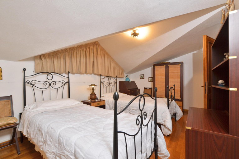Room 5, Villa Cerbaie in Fucecchio, Florence