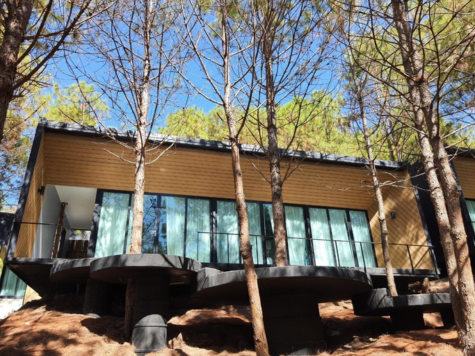 Exterior 2