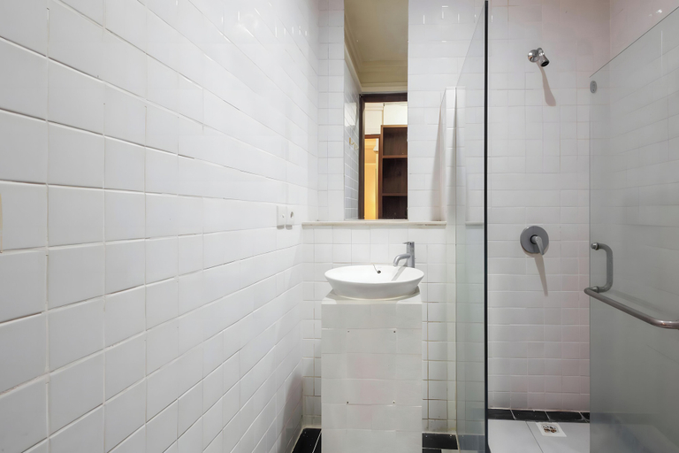 Bathroom, Capital O 93809 Wida Hotel, Badung