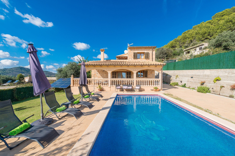Room 5, Solluna in Mallorca With 4 Bedrooms and 3 Bathrooms, Baleares