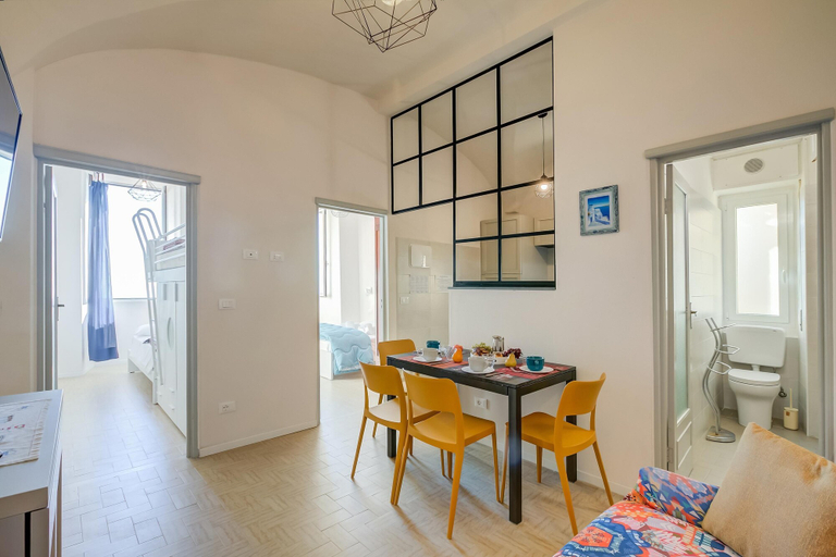 Room 4, La Casa Sulla Spiaggia - On The Beach, Savona