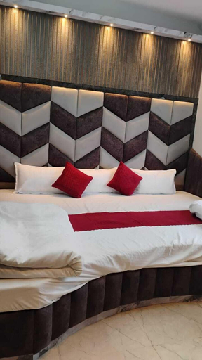 Room 5, Devvanshi Palace, Varanasi