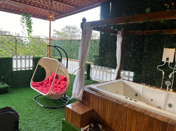Others 5, Jacuzzi Hut Staycation, Raigarh