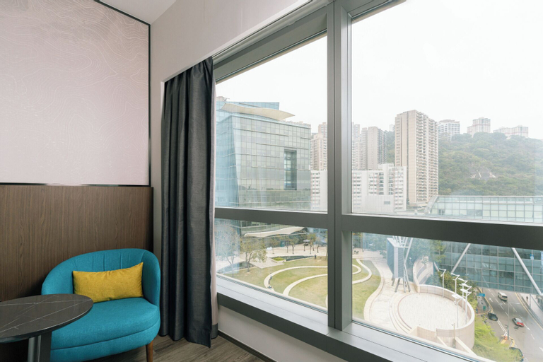 Exterior & Views 21